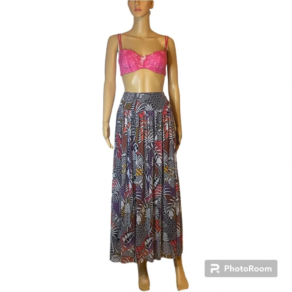 FARM Rio Black and Pink Pleated Maxi Skirt - Picture 5 of 16